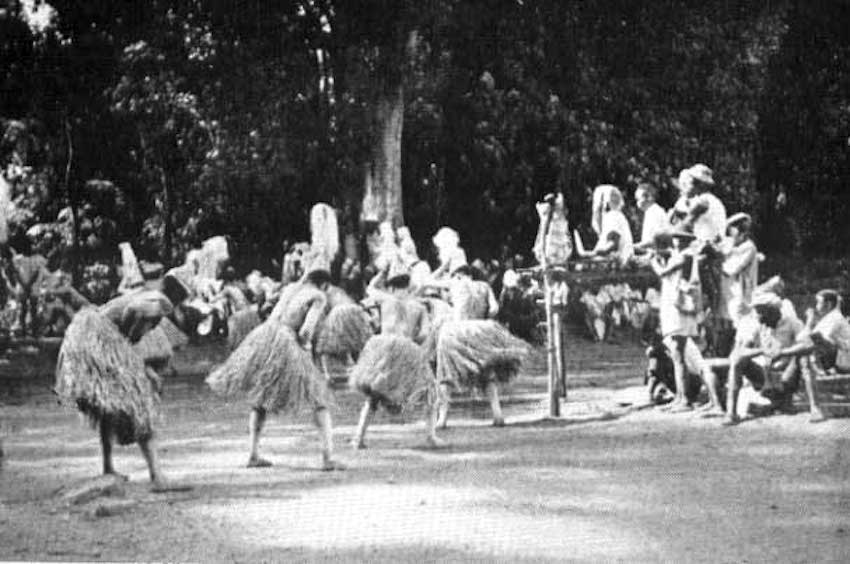 Danse d'initi&eacute;s, rite sekoa