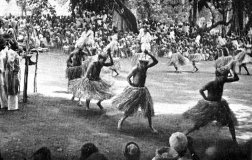 Danse d'initi&eacute;s, rite sekoa