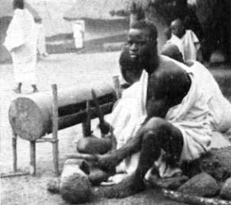 Joueurs de tambour &agrave; l&egrave;vres 